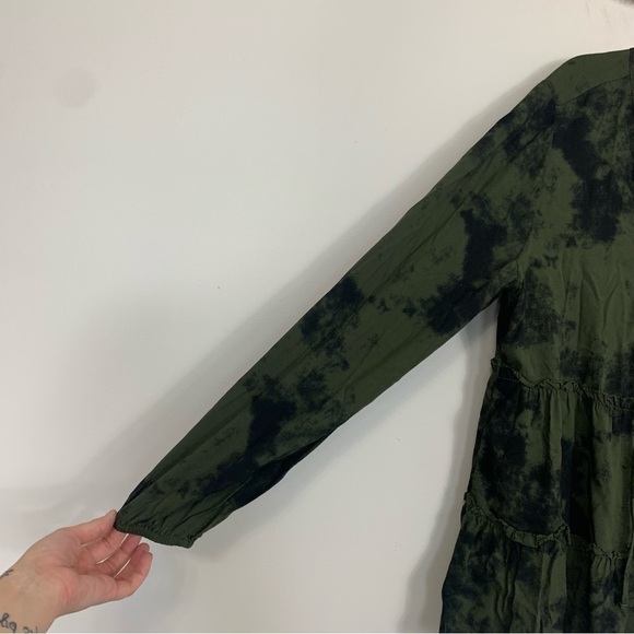 Beachlunchlounge Tiered Green Black Tie Dye Blouse Size Large - Picture 5 of 10